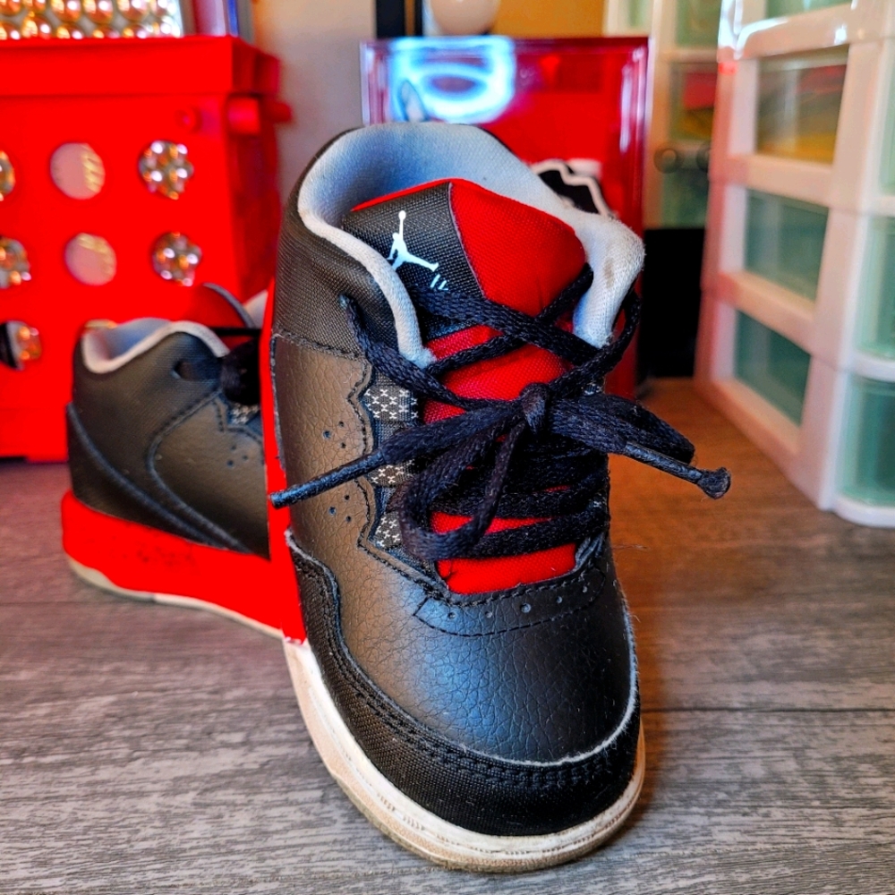 JORDAN SIZE 6